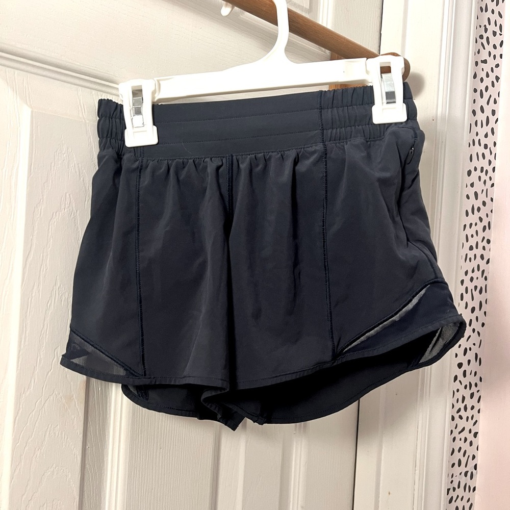 navy blue LuLulemon, hotty hot shorts